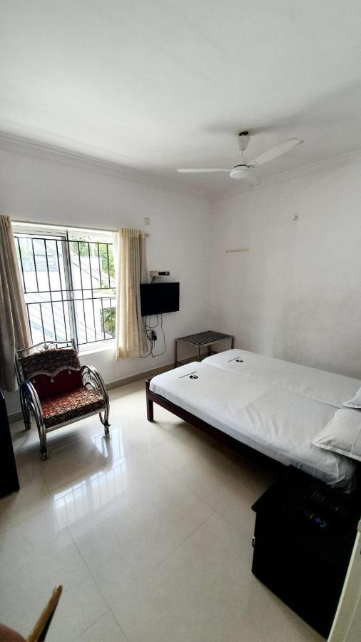 Indraprastha Tourist Home Chottanikara Exteriör bild