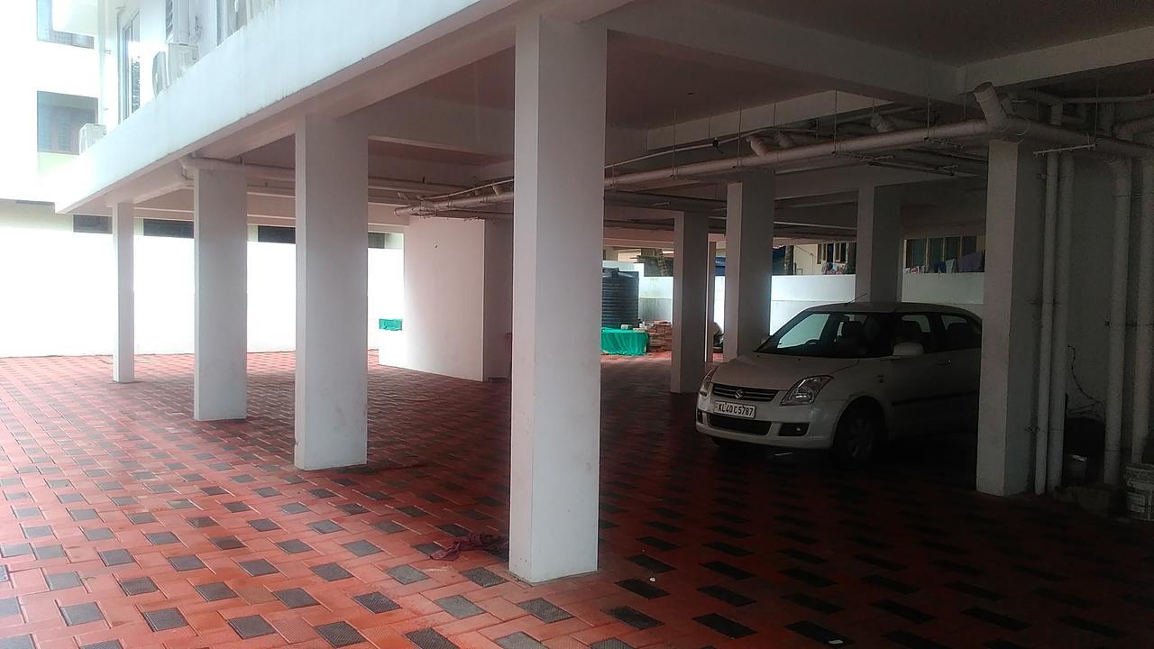 Indraprastha Tourist Home Chottanikara Exteriör bild