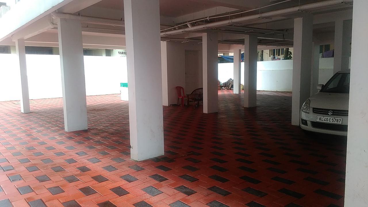 Indraprastha Tourist Home Chottanikara Exteriör bild